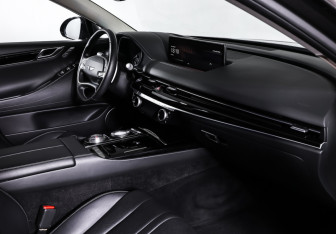 Подержанный автомобиль Genesis G80 2022 года (11 фото)