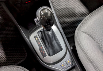 Подержанный автомобиль Kia Rio Hatchback 2014 года (28 фото)