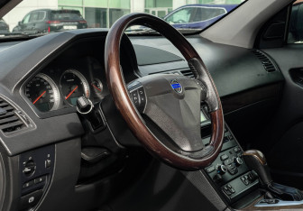 Подержанный автомобиль Volvo XC90 2011 года (13 фото)