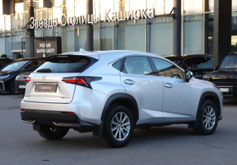 Подержанный автомобиль Lexus NX 2015 года (5 фото)