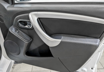 Подержанный автомобиль Nissan Terrano 2020 года (24 фото)