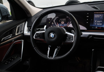 Подержанный автомобиль BMW X2 2024 года (12 фото)