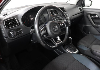 Подержанный автомобиль Volkswagen Polo Sedan 2020 года (9 фото)