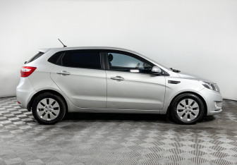 Подержанный автомобиль Kia Rio Hatchback 2015 года (4 фото)