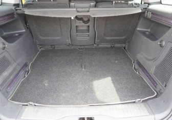Подержанный автомобиль Opel Zafira Compactvan 2008 года (9 фото)