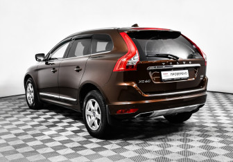 Подержанный автомобиль Volvo XC60 2015 года (7 фото)