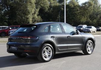 Подержанный автомобиль Porsche Macan 2019 года (5 фото)