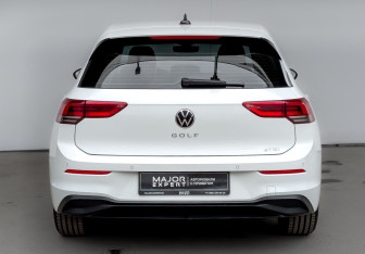 Подержанный автомобиль Volkswagen Golf Hatchback 2020 года (6 фото)