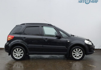 Подержанный автомобиль Suzuki SX4 Hatchback 2010 года (4 фото)