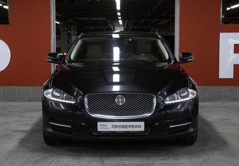 Подержанный автомобиль Jaguar XJ 2013 года (2 фото)