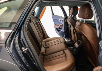 Подержанный автомобиль Audi A4 allroad 2017 года (17 фото)