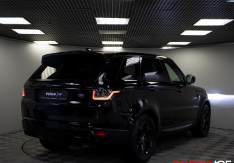 Подержанный автомобиль Land Rover Range Rover Sport 2018 года (31 фото)