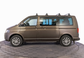 Подержанный автомобиль Volkswagen Multivan 2012 года (8 фото)