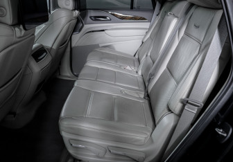 Подержанный автомобиль Cadillac Escalade Suv 2021 года (10 фото)