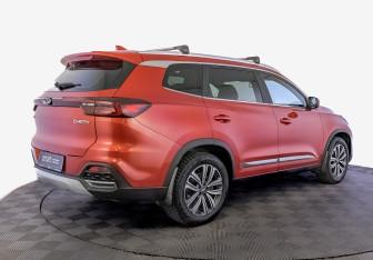 Подержанный автомобиль Chery Tiggo 8 2021 года (5 фото)