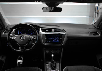 Подержанный автомобиль Volkswagen Tiguan 2019 года (8 фото)