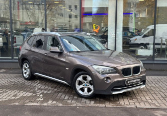 Подержанный автомобиль BMW X1 2010 года (3 фото)