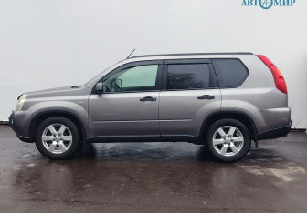 Подержанный автомобиль Nissan X-Trail 2007 года (5 фото)