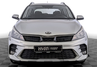 Подержанный автомобиль Kia Rio Hatchback 2021 года (2 фото)
