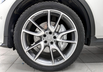 Подержанный автомобиль Mercedes-Benz GLC AMG 2017 года (19 фото)