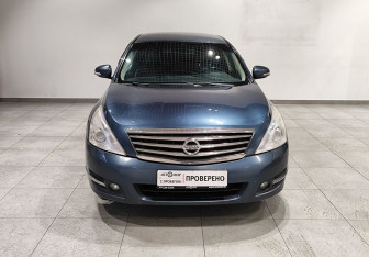 Подержанный автомобиль Nissan Teana 2012 года (2 фото)