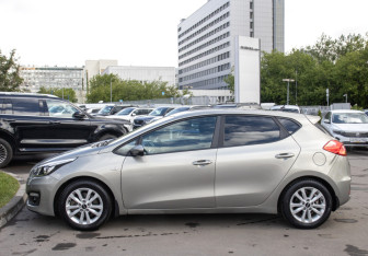 Подержанный автомобиль Kia Ceed Hatchback 2016 года (6 фото)