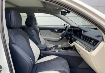 Подержанный автомобиль Hongqi HS5 2023 года (28 фото)