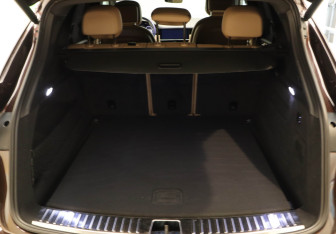 Подержанный автомобиль Porsche Cayenne 2021 года (30 фото)