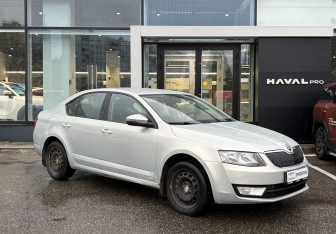 Подержанный автомобиль Skoda Octavia Wagon 2014 года (3 фото)