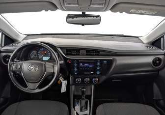 Подержанный автомобиль Toyota Corolla Sedan 2017 года (14 фото)