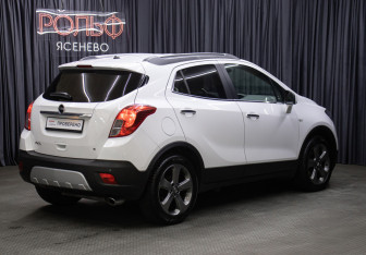 Подержанный автомобиль Opel Mokka 2013 года (5 фото)