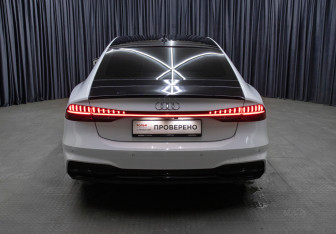 Подержанный автомобиль Audi A7 2018 года (6 фото)