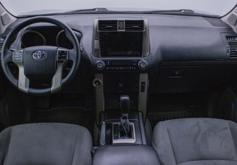 Подержанный автомобиль Toyota Land Cruiser Prado 2013 года (2 фото)