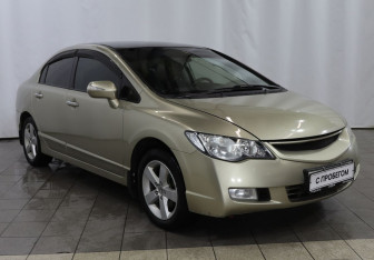 Подержанный автомобиль Honda Civic Sedan 2008 года (3 фото)