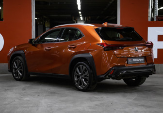 Подержанный автомобиль Lexus UX 2018 года (7 фото)