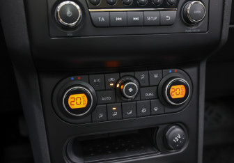 Подержанный автомобиль Nissan Qashqai+2 2010 года (22 фото)