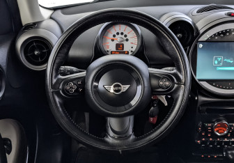 Подержанный автомобиль MINI Countryman 2012 года (21 фото)