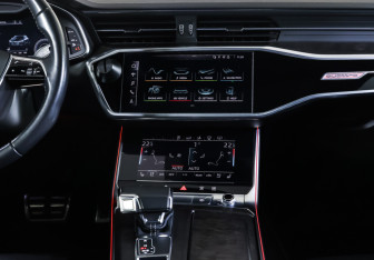 Подержанный автомобиль Audi A7 2020 года (13 фото)