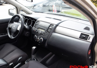 Подержанный автомобиль Nissan Tiida Sedan 2011 года (7 фото)