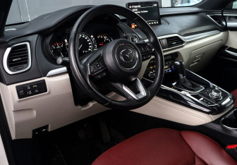 Подержанный автомобиль Mazda CX-9 2021 года (18 фото)