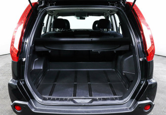 Подержанный автомобиль Nissan X-Trail 2014 года (16 фото)