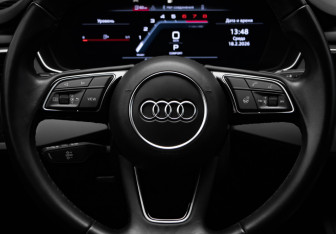 Подержанный автомобиль Audi A4 Sedan 2021 года (10 фото)