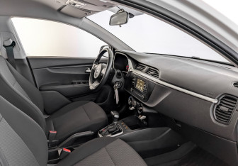 Подержанный автомобиль Kia Rio Sedan 2021 года (11 фото)