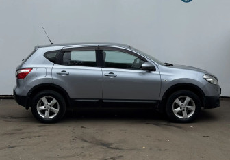 Подержанный автомобиль Nissan Qashqai 2013 года (4 фото)