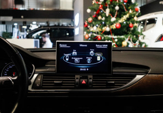 Подержанный автомобиль Audi A6 Sedan 2015 года (10 фото)