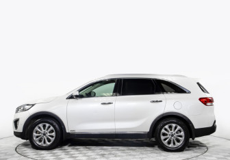 Подержанный автомобиль Kia Sorento 2017 года (6 фото)