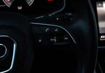 Подержанный автомобиль Audi Q8 2019 года (22 фото)