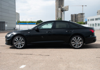 Подержанный автомобиль Audi A6 Sedan 2020 года (8 фото)