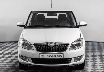 Подержанный автомобиль Skoda Fabia Hatchback 2010 года (2 фото)