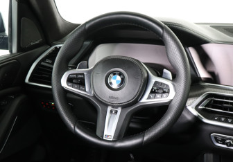 Подержанный автомобиль BMW X5 2019 года (13 фото)